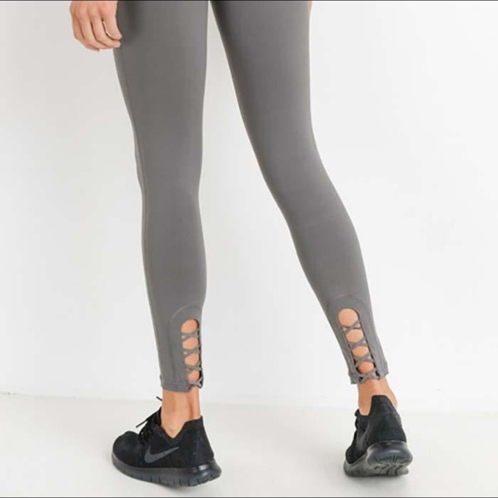 Mono B Criss across leggings small BNWT
